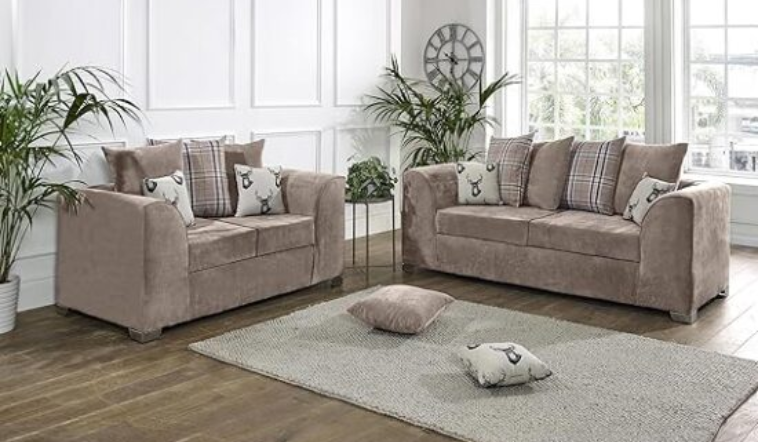 Do Fabric Sofas Feel Hot or Cold with Changing Weather? – Home Store UK